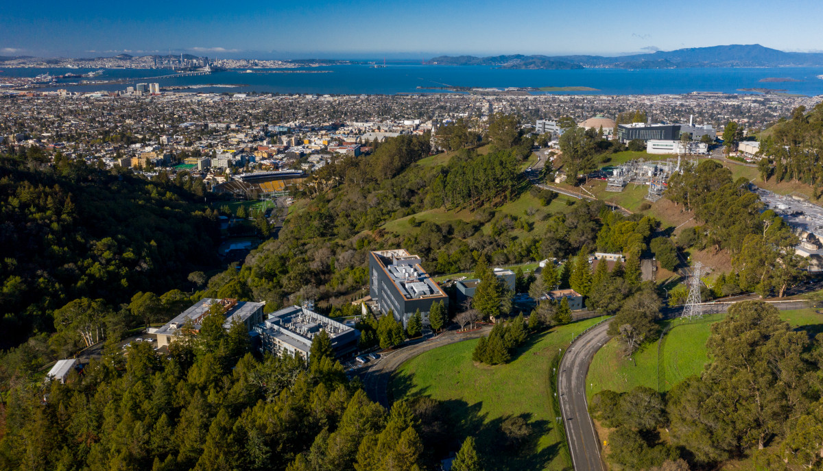 Aerial view of Berkeley Lab and the surrounding Bay Area. (Credit: Berkeley Lab)