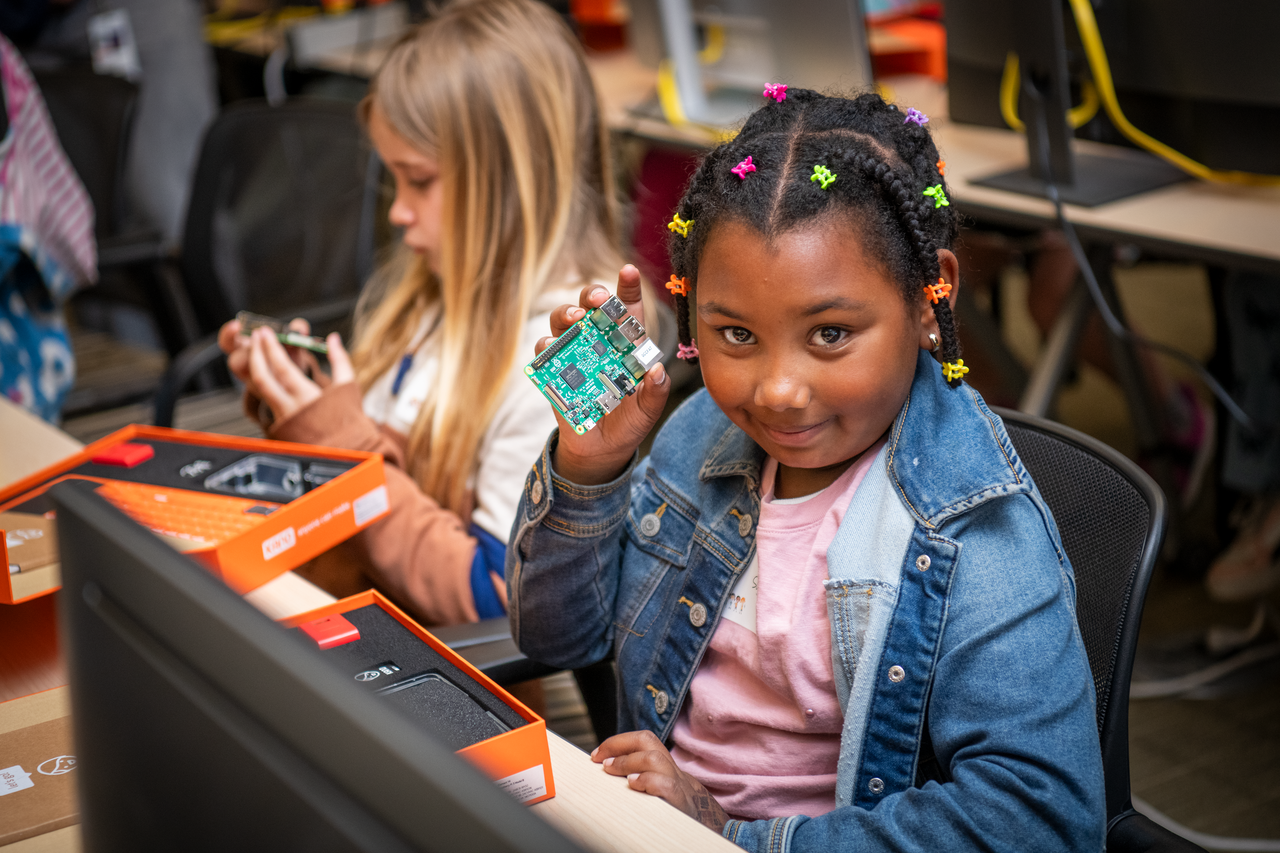 Second Graders Discover the Magic of Technology at Berkeley Lab